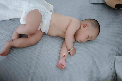 连云港宝宝脸上有白色斑块 连云港宝宝脸上有白色斑块